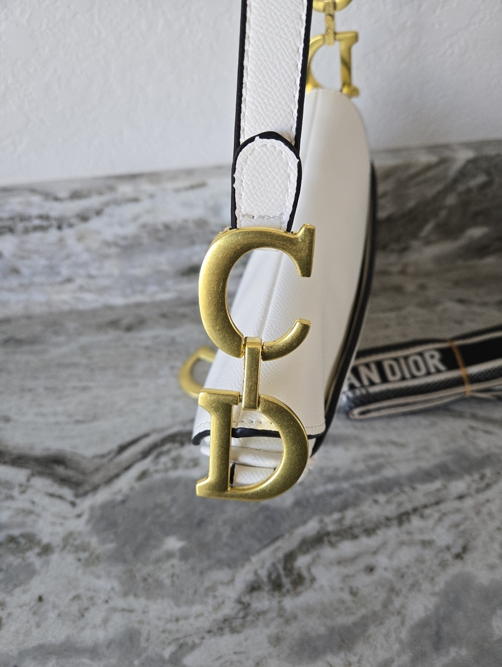 Dior CD White Leather Saddle Bag with Gold Hardware Shoulder Crossbody Bag - Picture 3 of 6